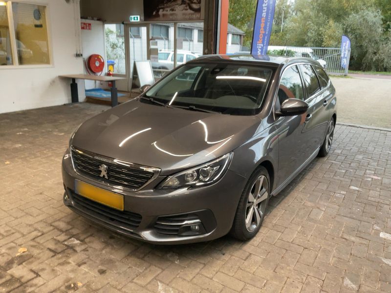 Peugeot 308 1.2 PureTech Allure Business