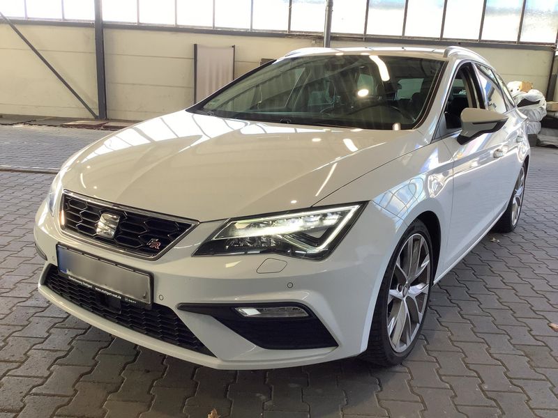 SEAT Leon 1.5 TSI ACT FR Black Matt Edition