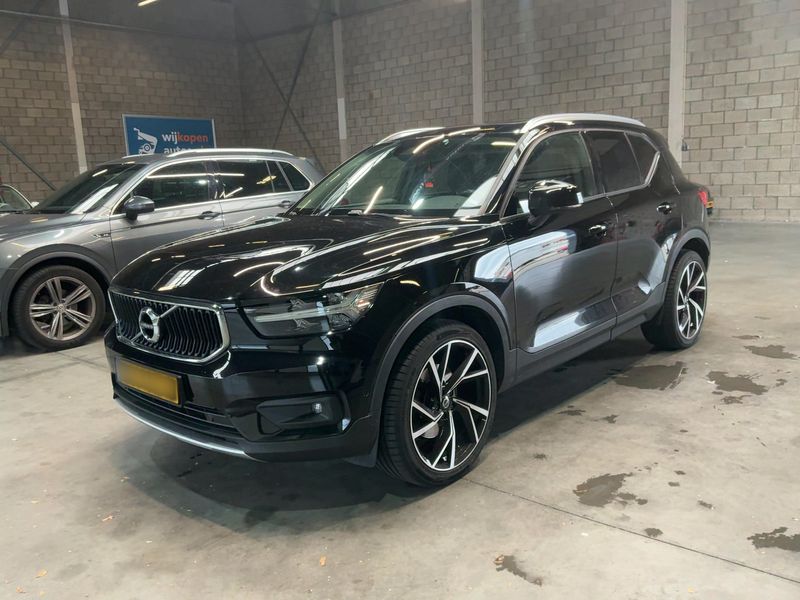 Volvo XC40 2.0 T4 Momentum 2WD