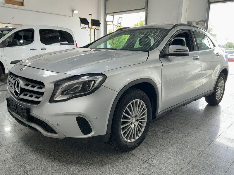 Mercedes-Benz GLA-Klasse GLA 200 d Austria Night Edition
