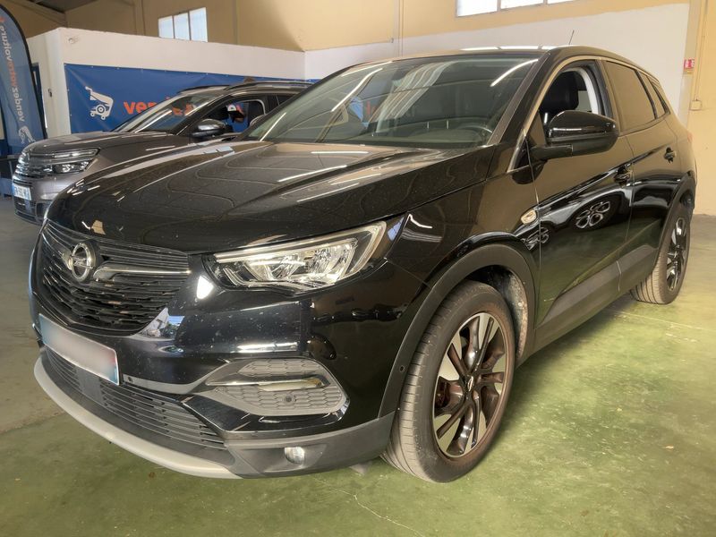 Opel Grandland X 1.2 Turbo Opel 2020