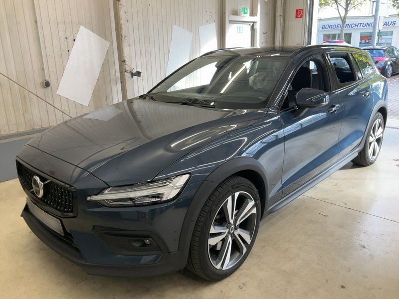 Volvo V60 Cross Country 2.0 B4 Mild-Hybrid Plus AWD