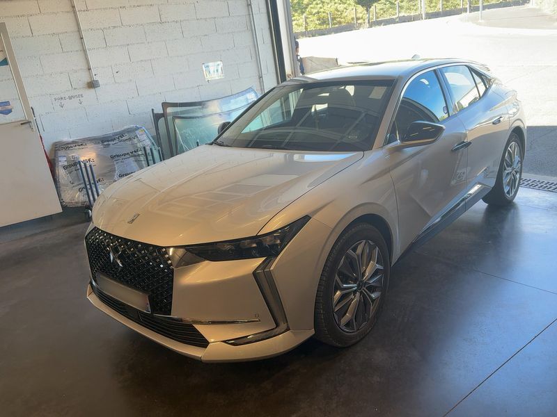DS Automobiles DS4 1.6 E-Tense Hybrid Trocadero