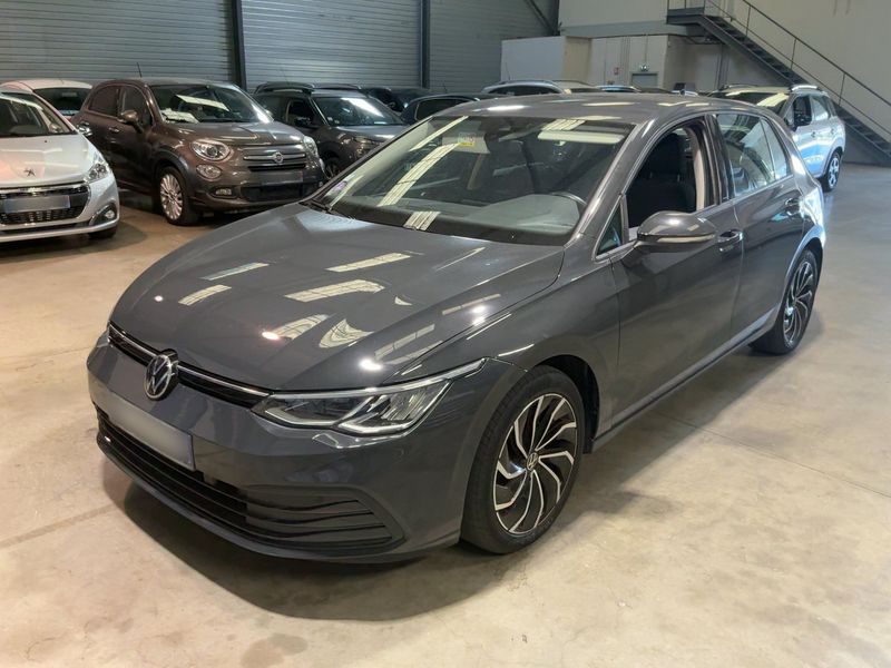 Volkswagen Golf VIII 1.5 eTSI ACT Life 1st