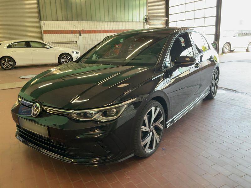 Volkswagen Golf VIII 2.0 TDI R-Line