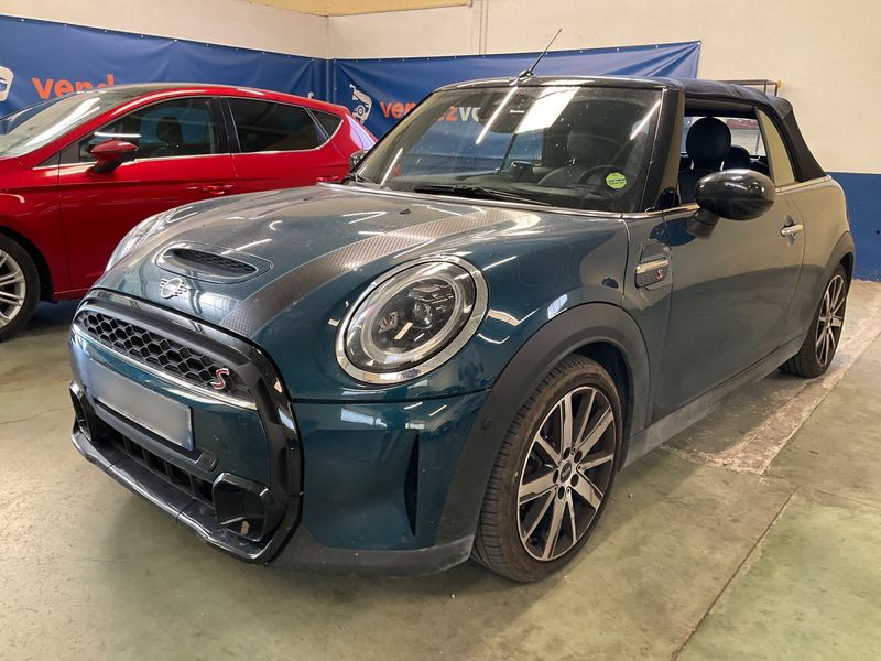 Mini Cabrio Cooper S Essential Trim