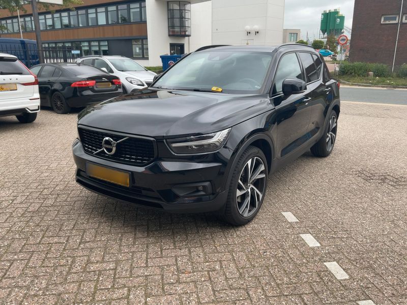 Volvo XC40 2.0 T4 R-Design 2WD