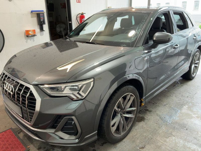 Audi Q3 45 TFSIe S line