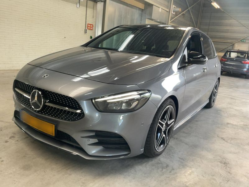 Mercedes-Benz B-Klasse B 180 d AMG Line