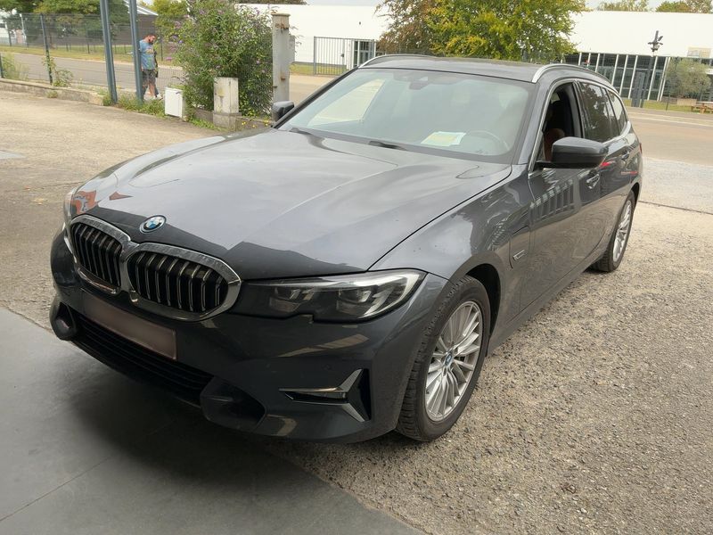 BMW 3 серия 330e Luxury Line