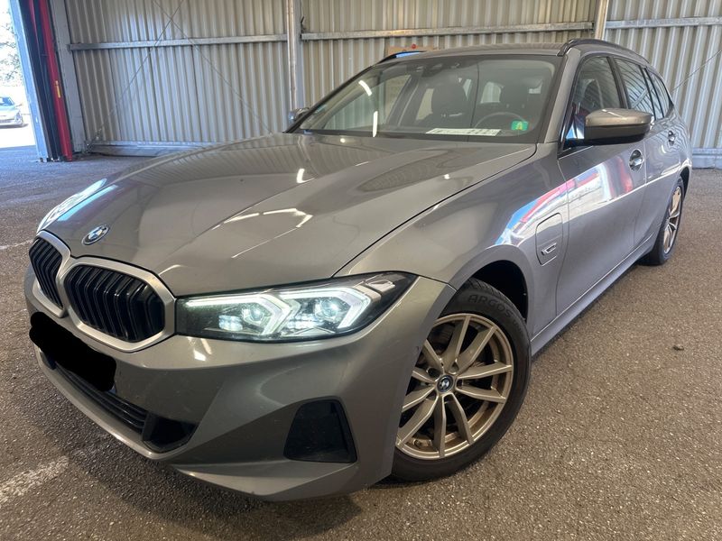 BMW 3er 330e