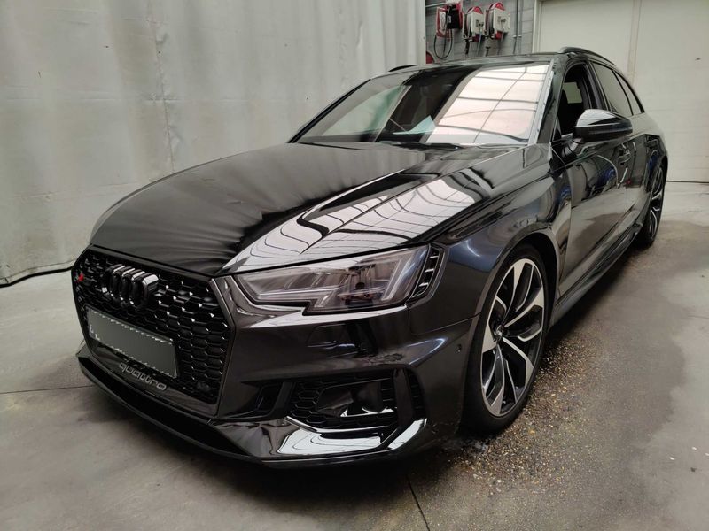 Audi RS 4 2.9 V6 TFSI quattro