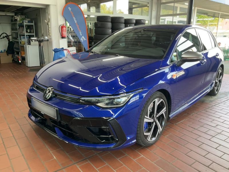 Volkswagen Golf VIII 2.0 TSI R 4Motion