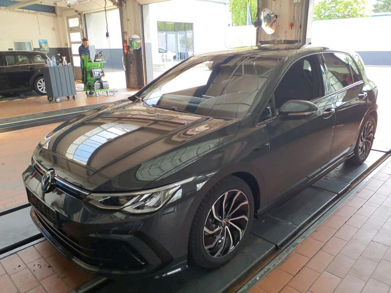 Volkswagen Golf VIII 1.5 TSI ACT R-Line