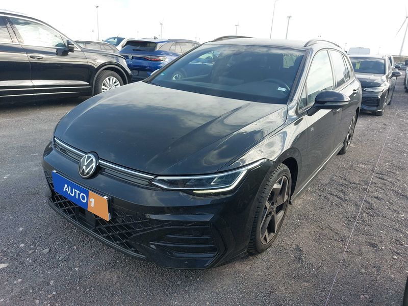 Volkswagen Golf VIII 1.5 eTSI R-Line