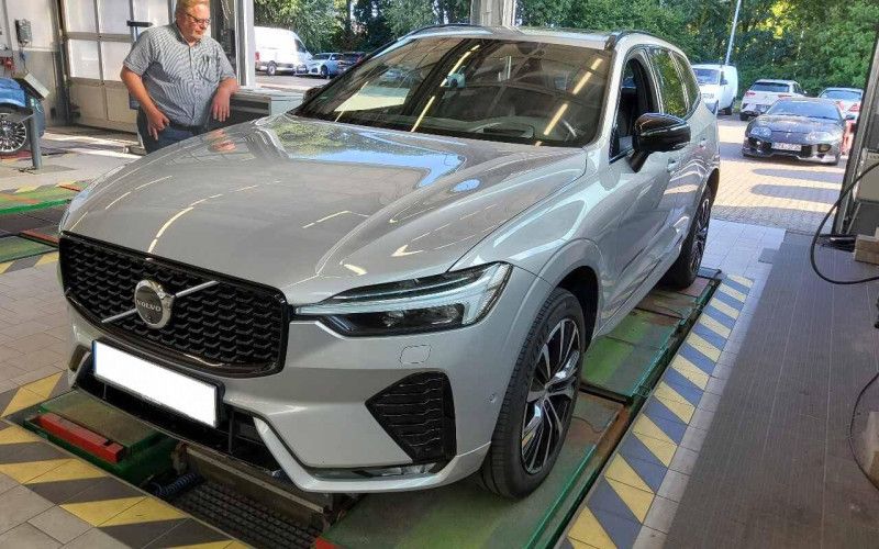 Volvo XC60 2.0 B5 Mild-Hybrid Ultra Dark AWD