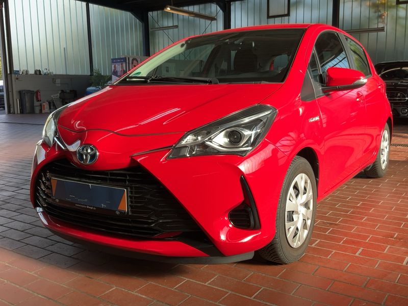 Toyota Yaris 1.5 Hybrid Business Edition