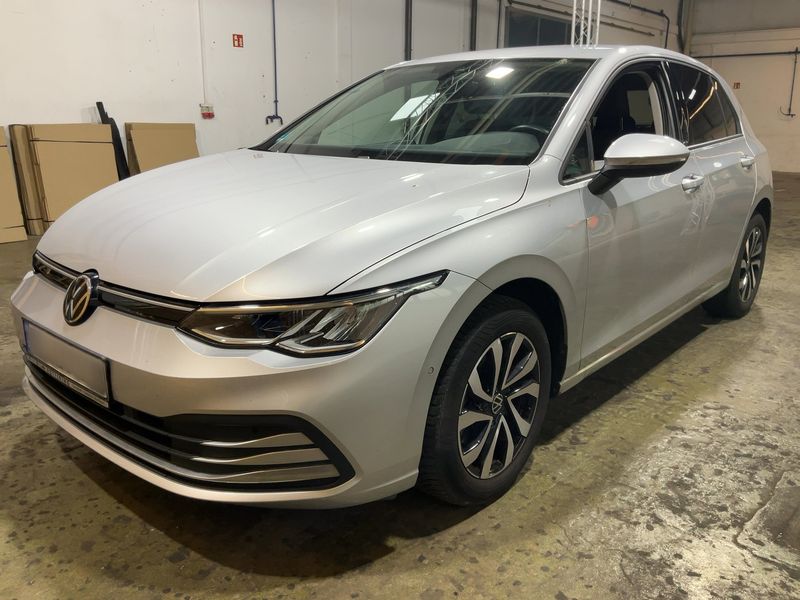 Volkswagen Golf VIII 1.0 TSI Active