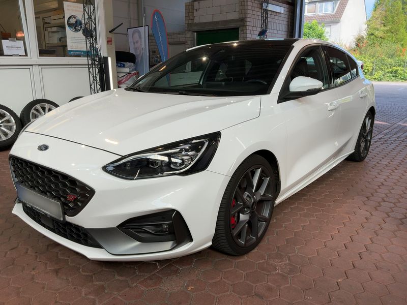 Ford Focus 2.3 EcoBoost ST