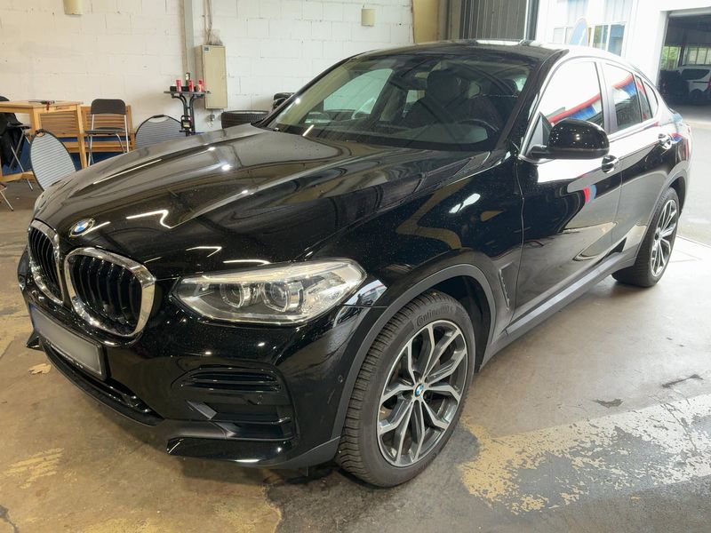 BMW X4 xDrive 30i Advantage