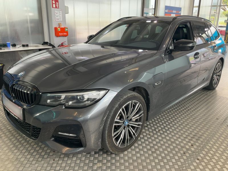 BMW 3er 330e xDrive M Sport