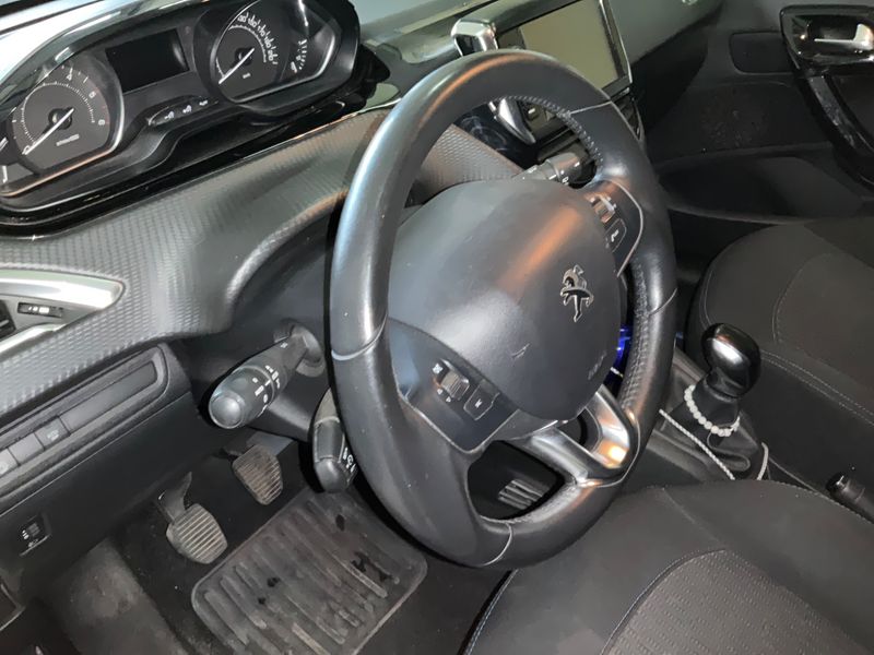 Peugeot 208 1.5 Blue-HDi Signature