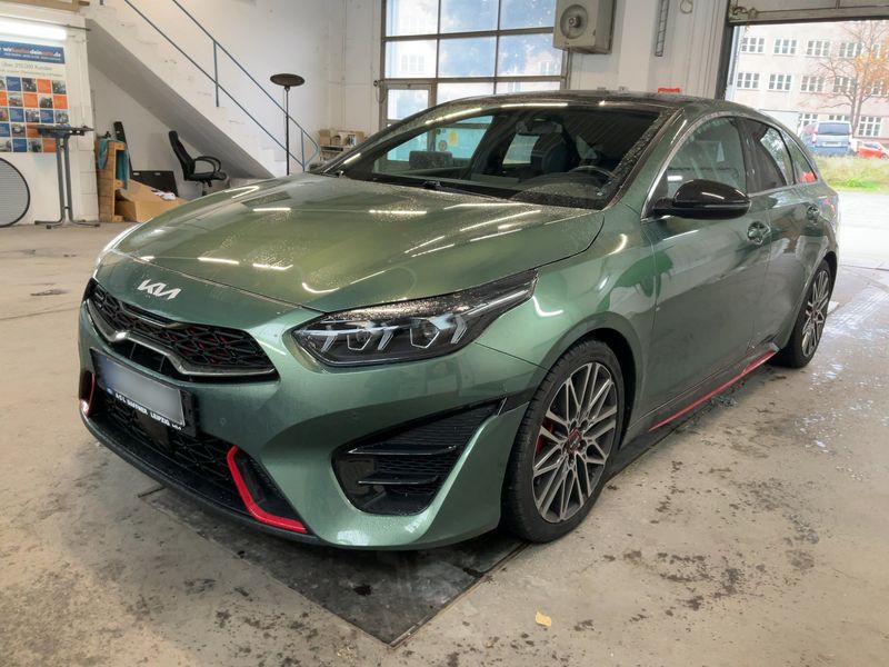Kia pro_cee'd 1.6 Tgdi GT