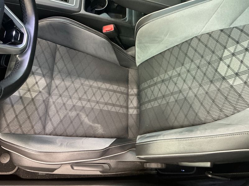 Volkswagen Golf VIII 1.5 eTSI ACT R-Line