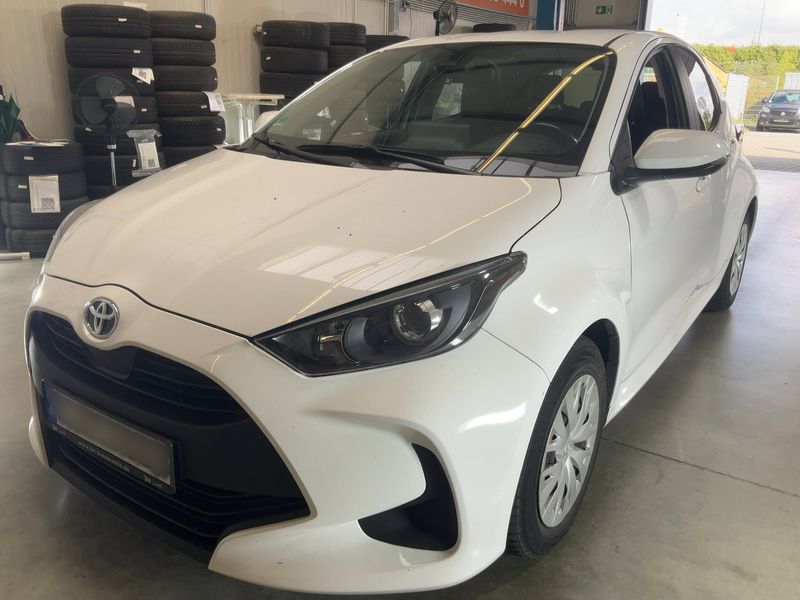 Toyota Yaris 1.5 Hybrid Business Edition