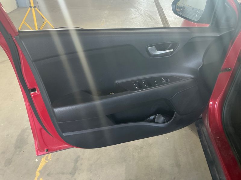 Kia Stonic 1.6 CRDi Silber