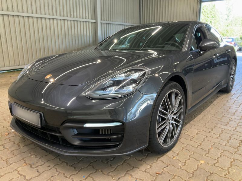 Porsche Panamera 4