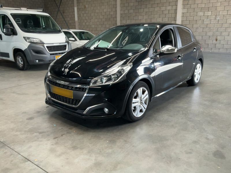 Peugeot 208 1.2 PureTech Signature