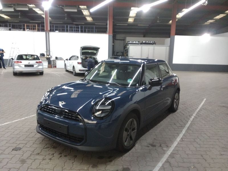 MINI Cooper C Essential Trim