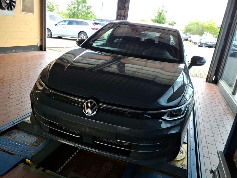 Volkswagen Golf Viii 1.5 eTSI Edition 50