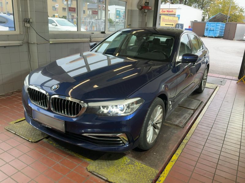 BMW 5 серия 530e Luxury Line