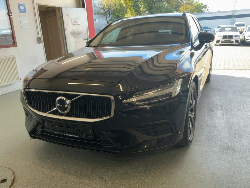 Volvo V60 2.0 B3 Mild-Hybrid Core
