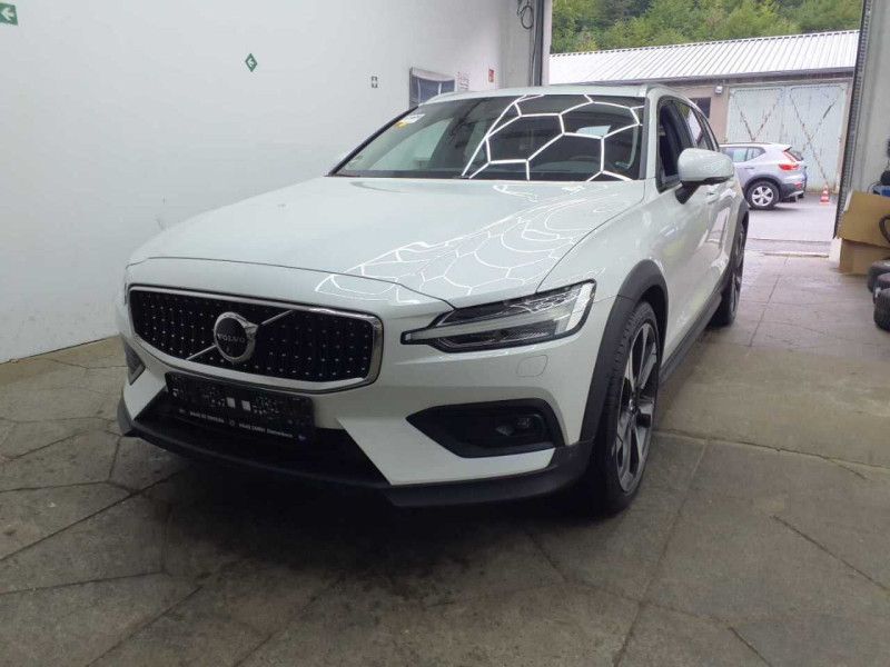 Volvo V60 Cross Country 2.0 B5 Mild-Hybrid Ultimate AWD