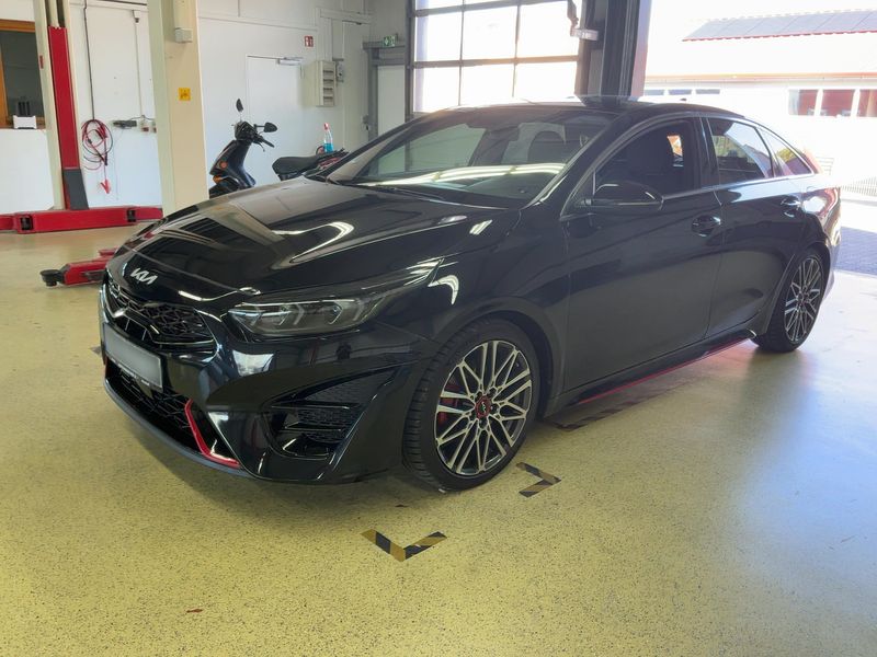 Kia pro_cee'd 1.6 Tgdi GT
