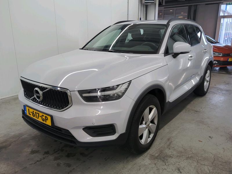 Volvo XC40 1.5 T2 Momentum Core 2WD