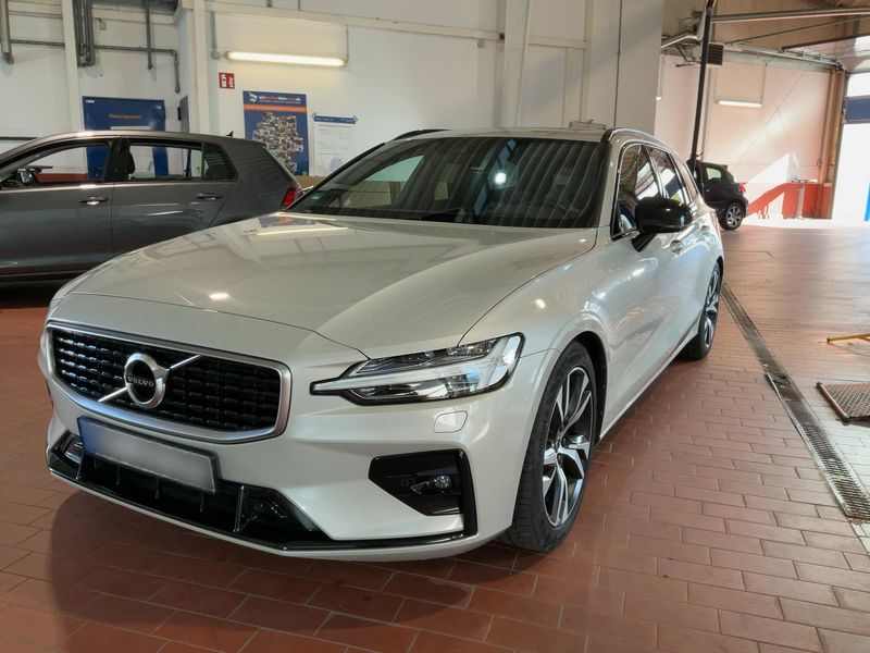 Volvo V60 2.0 T4 R-Design