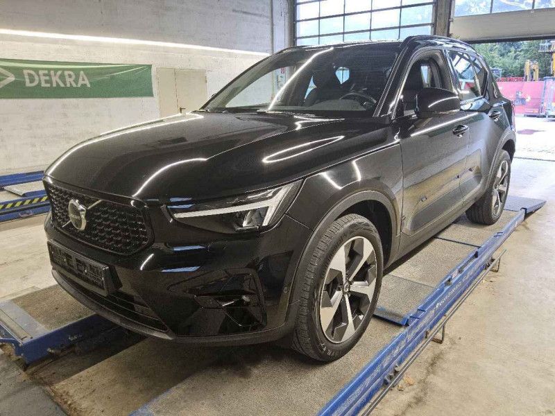 Volvo XC40 2.0 B4 Mild-Hybrid Plus Dark 2WD
