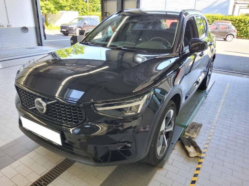 Volvo XC40 2.0 B4 Mild-Hybrid Plus Dark 2WD