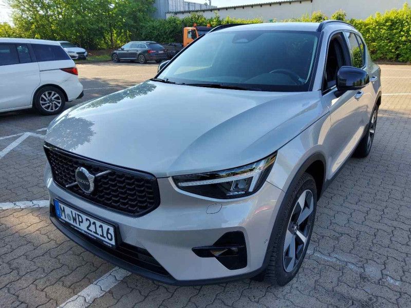 Volvo XC40 2.0 B4 Mild-Hybrid Plus Dark 2WD