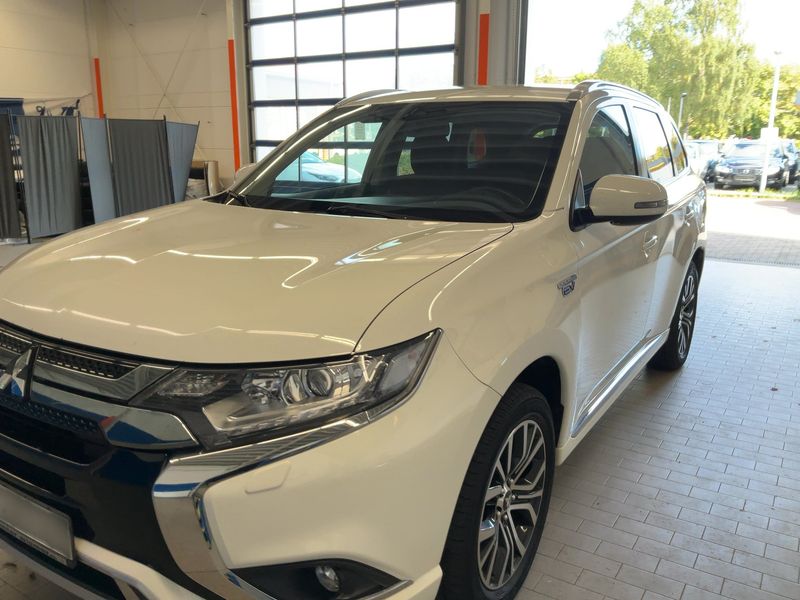 Mitsubishi Outlander 2.4 Phev 4WD