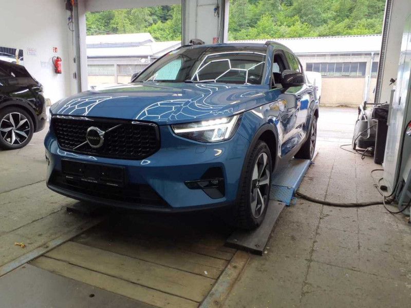 Volvo XC40 2.0 B4 Mild-Hybrid Ultra Dark 2WD