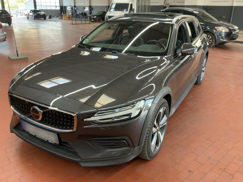 Volvo V60 Cross Country 2.0 B4 Mild-Hybrid Plus AWD