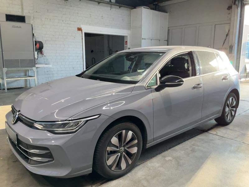 Volkswagen Golf VIII 2.0 TDI Goal
