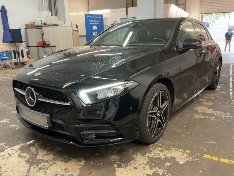 Mercedes-Benz A-класс A 250e AMG Line