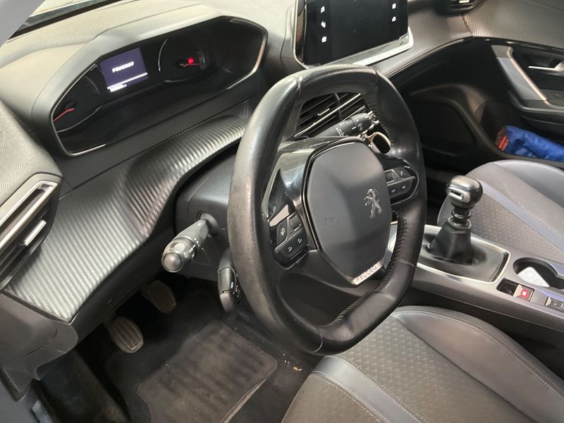 Peugeot 2008 1.2 PureTech Allure