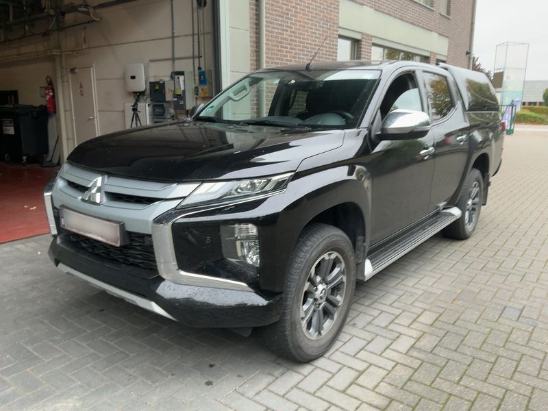 Mitsubishi L 200 2.2 DI-D Select Doppelkabine 4WD